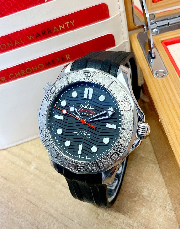 IMG_9081 Omega Seamaster Diver 300 M Mens watch Unisex Automatic Steel 210.32.42.20.01.002 Replica 4
