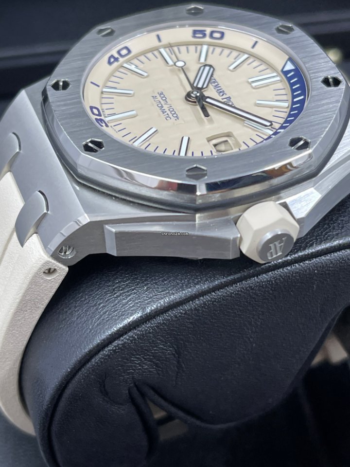 IMG_9081 Audemars Piguet Royal Oak Offshore Diver Mens watch Unisex Automatic Steel 15710ST.OO.A085CA.01 Replica 4