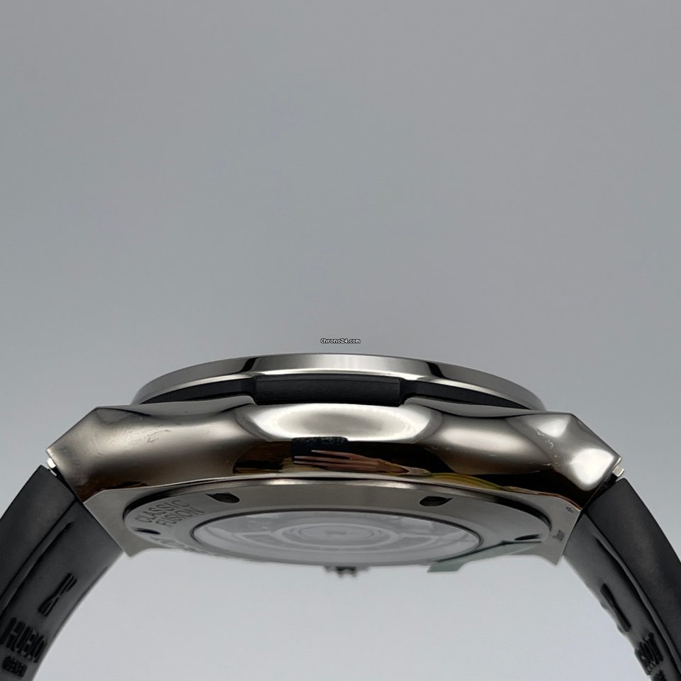 IMG_9081 Hublot Classic Fusion Chronograph Mens watch Unisex Automatic Titanium 521.NX.2611.LR Replica 4