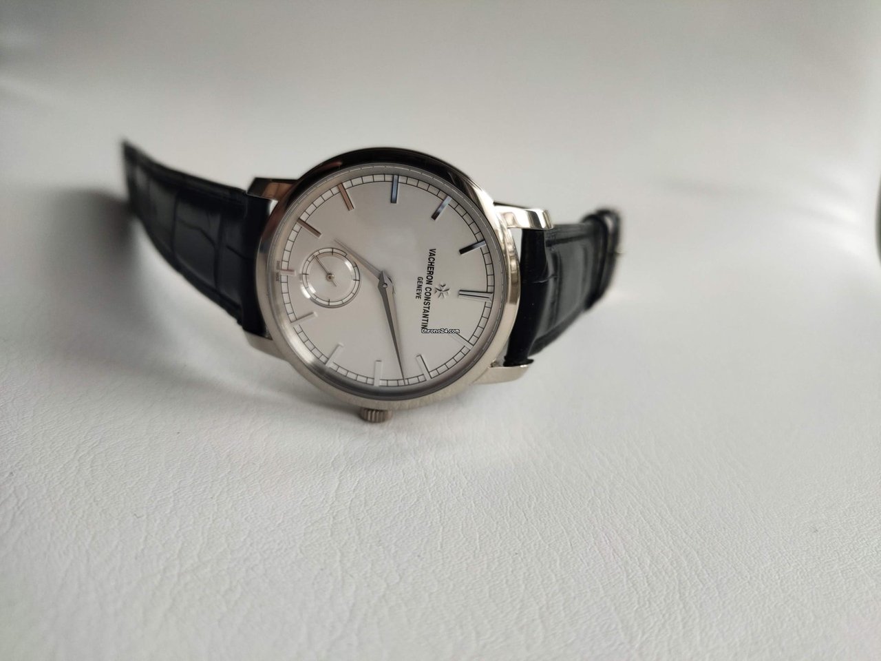 IMG_9081 Vacheron Constantin Patrimony Mens watch Unisex Manual winding White gold 82172 000G-9383 Replica 4