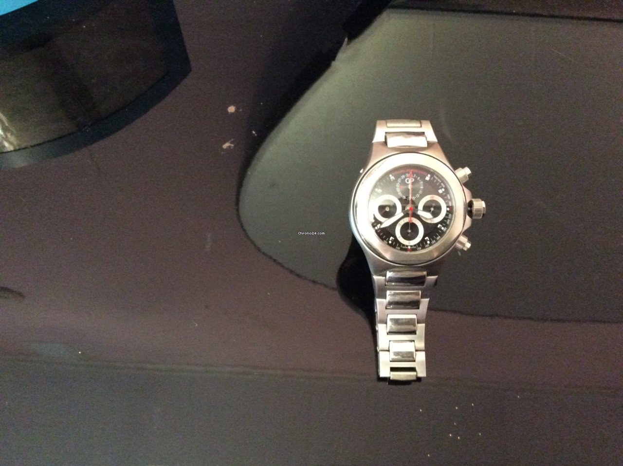 Girard Perregaux Laureato Mens watch Unisex Automatic 80180.1.11.6516 Replica 4