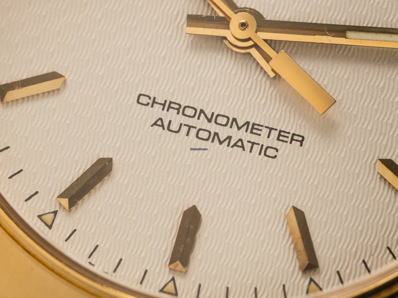 IMG_9081 Vacheron Constantin Overseas Mens watch Unisex Automatic Yellow gold 42050 42052 423J Replica 4
