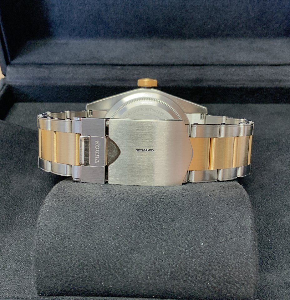 IMG_9081 Tudor Black Bay S&G Mens watch Unisex Automatic Gold Steel 79733N Replica 4