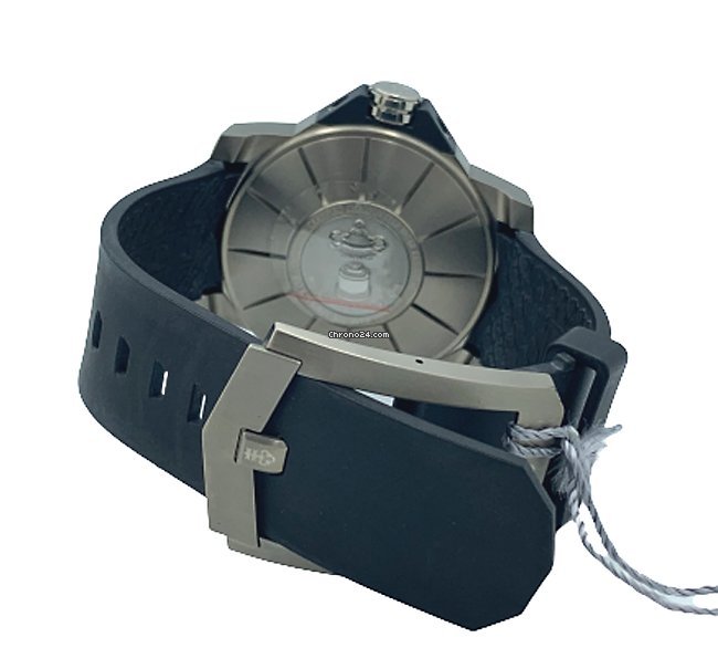 IMG_9081 Corum Admirals Cup Mens watch Unisex Titanium 01.0001 Replica 4