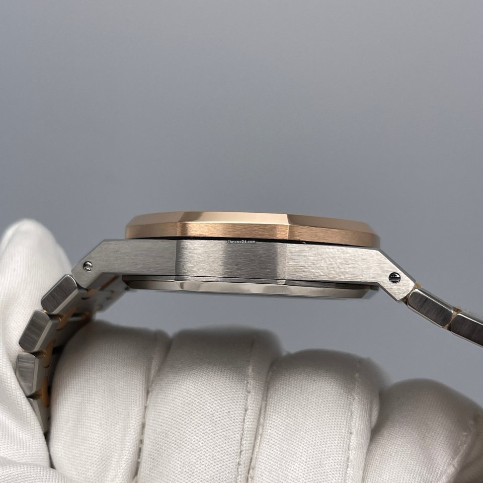 IMG_9081 Audemars Piguet Royal Oak Mens watch Unisex Automatic Gold Steel 26168SR.OO.1220SR.02 Replica 4