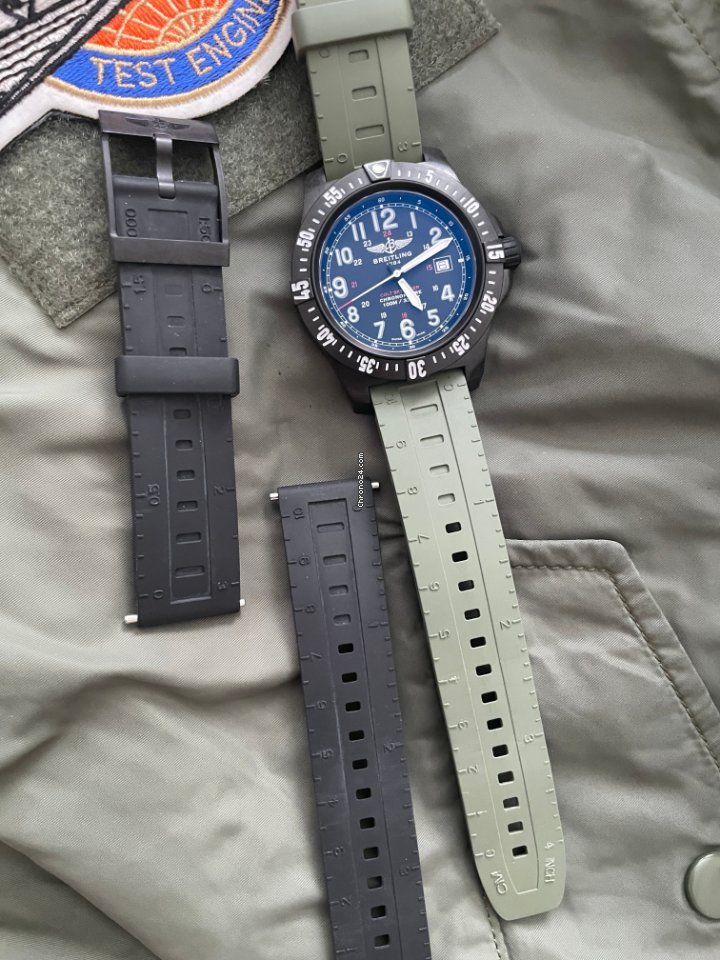 IMG_9081 Breitling Colt Skyracer Mens watch Unisex Quartz Carbon X74320E4 BF87 Replica 4