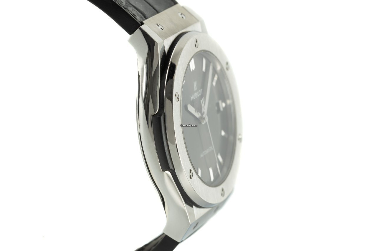 IMG_9081 Hublot Classic Fusion Racing Grey Mens watch Unisex Automatic Titanium 511.NX.7071.LR Replica 4