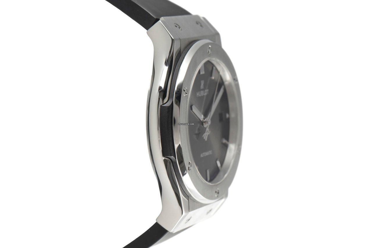 IMG_9081 Hublot Classic Fusion Racing Grey Mens watch Unisex Automatic Titanium 542.NX.7071.LR Replica 4