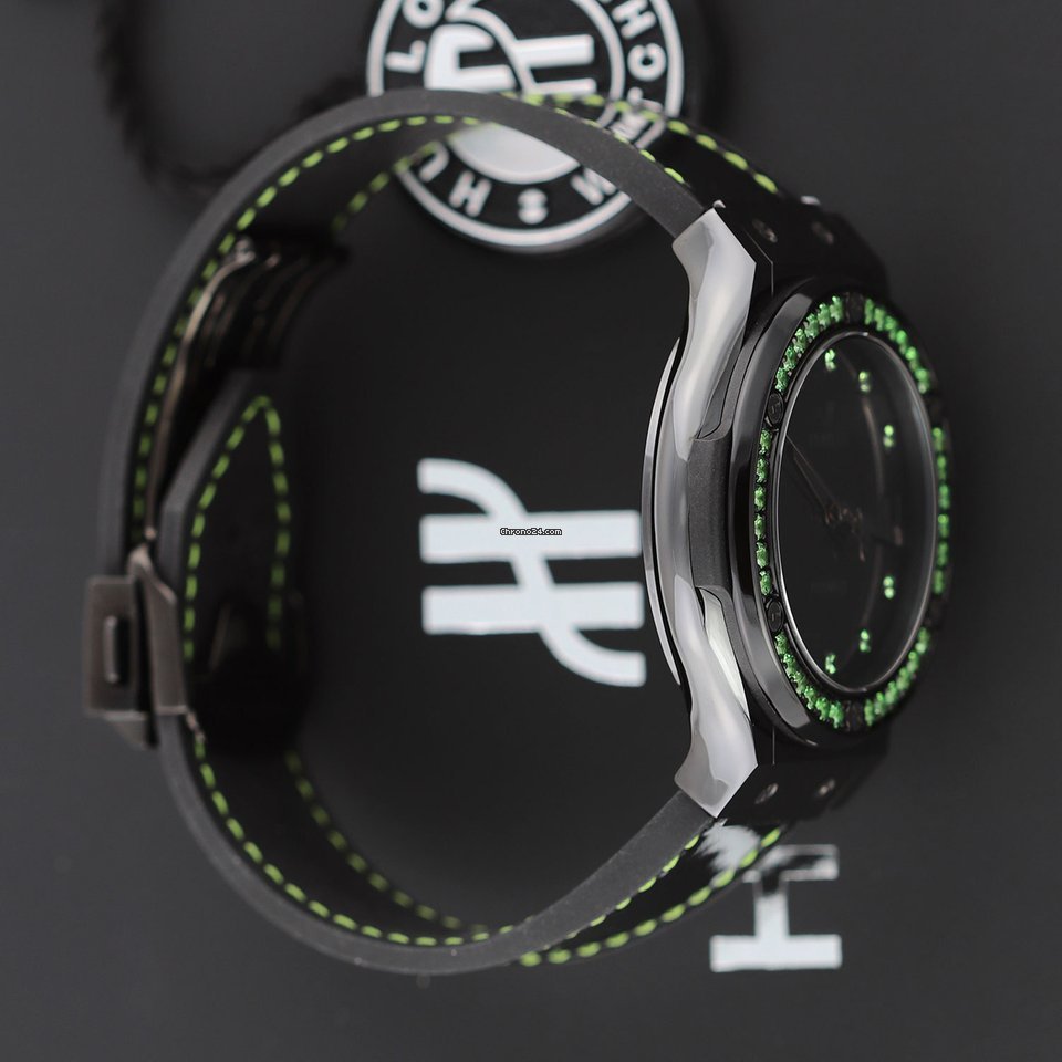 IMG_9081 Hublot Classic Fusion 45, 42, 38, 33 mm Womens watch Automatic Ceramic 565.cx.1210.vr.1222 Replica 4