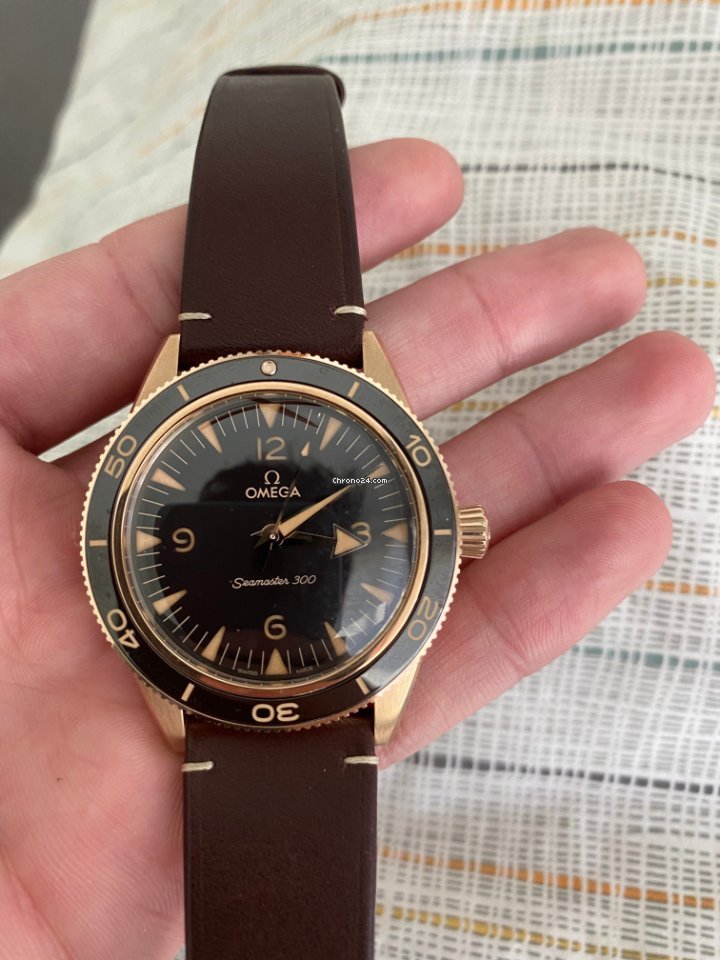 IMG_9081 Omega Seamaster 300 Mens watch Unisex Automatic Bronze 234.92.41.21.10.001 Replica 4