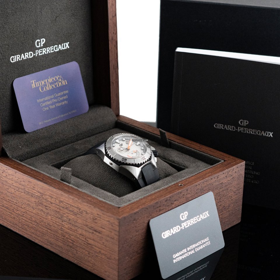 IMG_9081 Girard Perregaux Sea Hawk Automatic Steel 49960-19-631-FK6A Replica 4