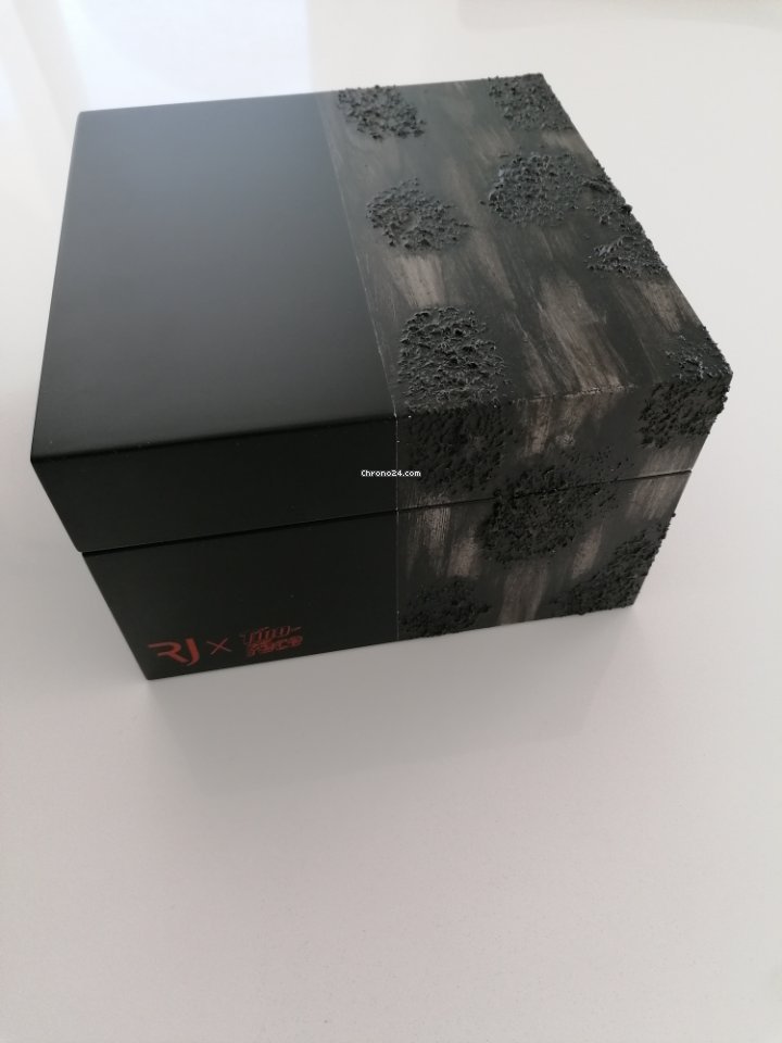 IMG_9081 Romain Jerome Mens watch Unisex Manual winding Titanium 1C45S.TTTR.5023.AR.TWF18 Replica 4