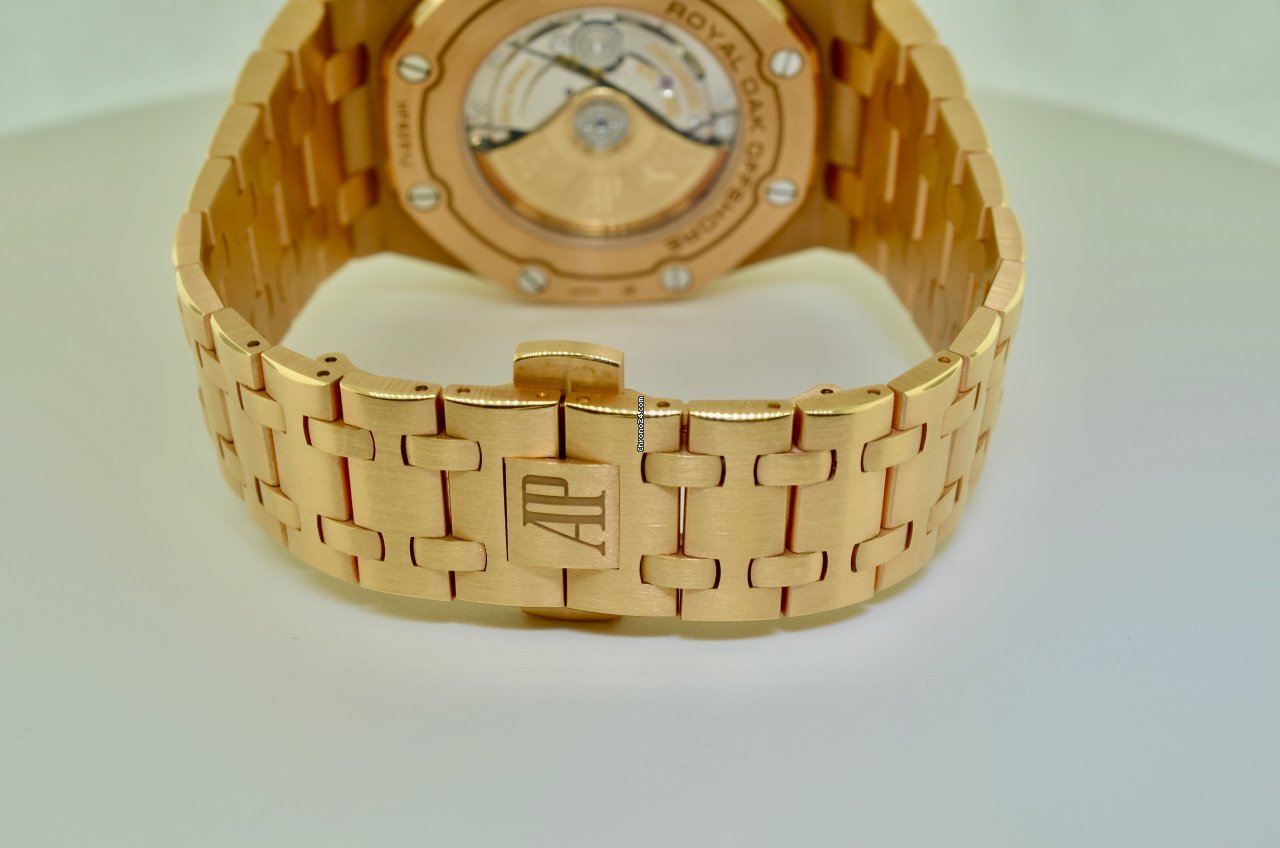 IMG_9081 Audemars Piguet Royal Oak Offshore Chronograph Mens watch Unisex Automatic Rose gold 26470OR.OO.1000OR.03 Replica 4