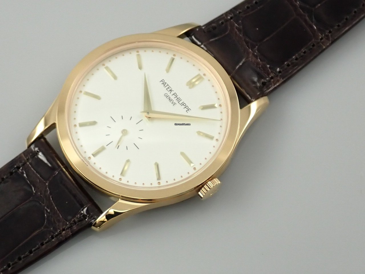 Patek Philippe Calatrava Manual winding Yellow gold 5196J Replica 4