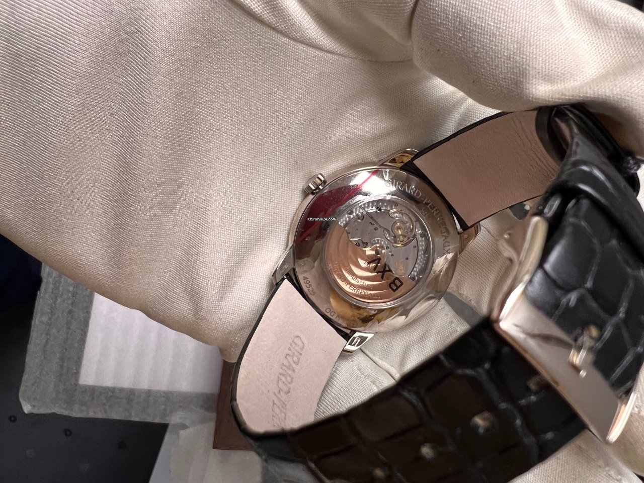 Girard Perregaux 1966 Mens watch Unisex Automatic White gold 49525-53-631-BK6A Replica 4