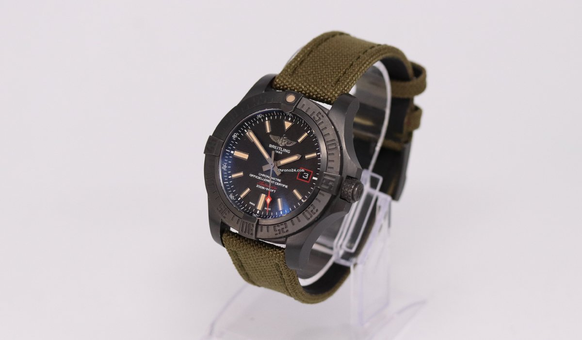IMG_9081 Breitling Avenger Blackbird 44 Automatic Titanium V1731110 BD74 Replica 4