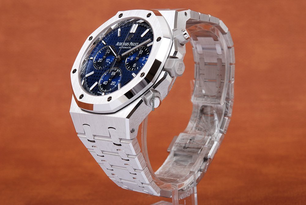 IMG_9081 Audemars Piguet Royal Oak Selfwinding Mens watch Unisex Automatic White gold 26239BC.OO.1220BC.01 Replica 4