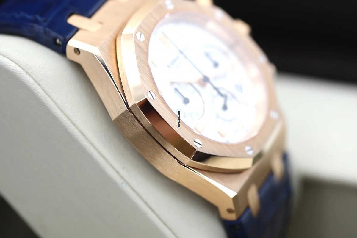 Audemars Piguet Royal Oak Chronograph Mens watch Unisex Automatic Rose gold 26022OR.OO.D088CR.01 Replica 4