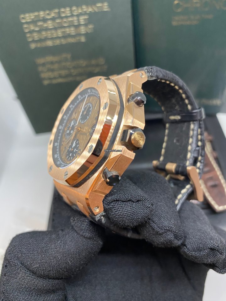 IMG_9081 Audemars Piguet Royal Oak Offshore Chronograph Mens watch Unisex Automatic Rose gold 26470OR.OO.A002CR.01 Replica 4