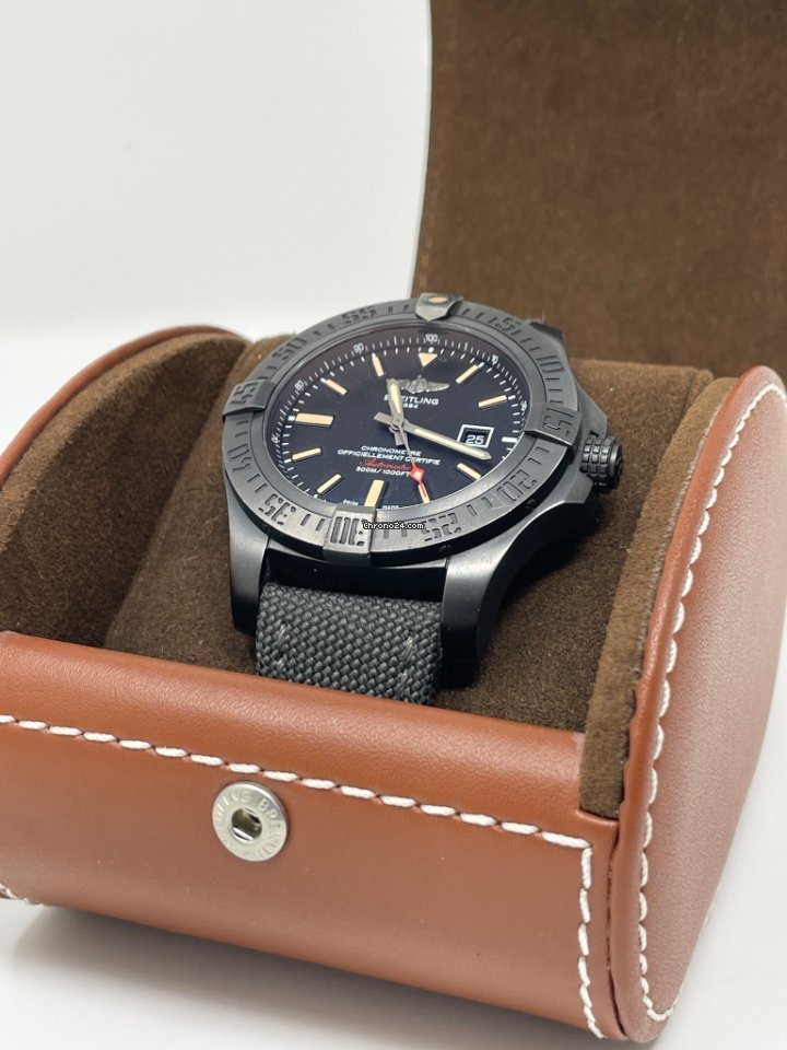 IMG_9081 Breitling Avenger Blackbird Mens watch Unisex Automatic Titanium V1731010 BD12 100W Replica 4