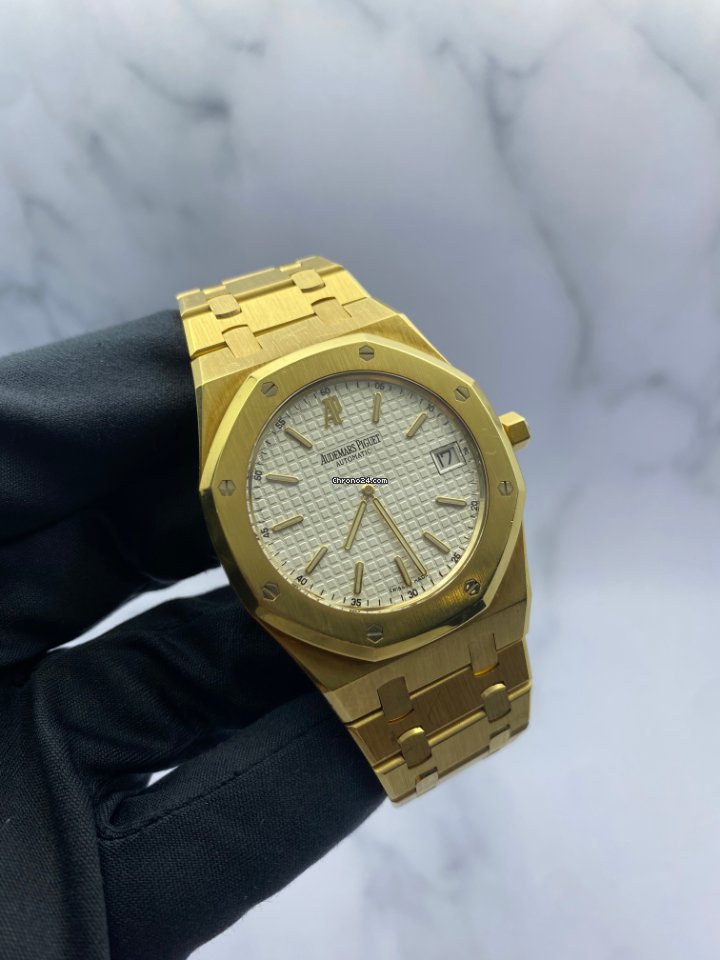 IMG_9081 Audemars Piguet Royal Oak Jumbo Mens watch Unisex Automatic Yellow gold 15202BA.OO.0944BA.01 Replica 4