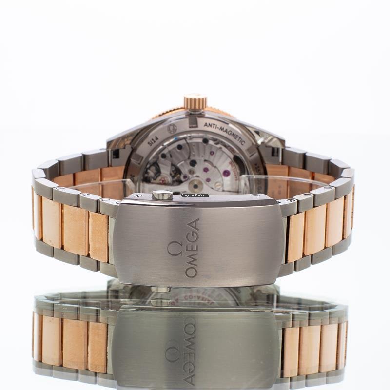 IMG_9081 Omega Seamaster 300 Mens watch Unisex Automatic Titanium 233.60.41.21.03.001 Replica 4