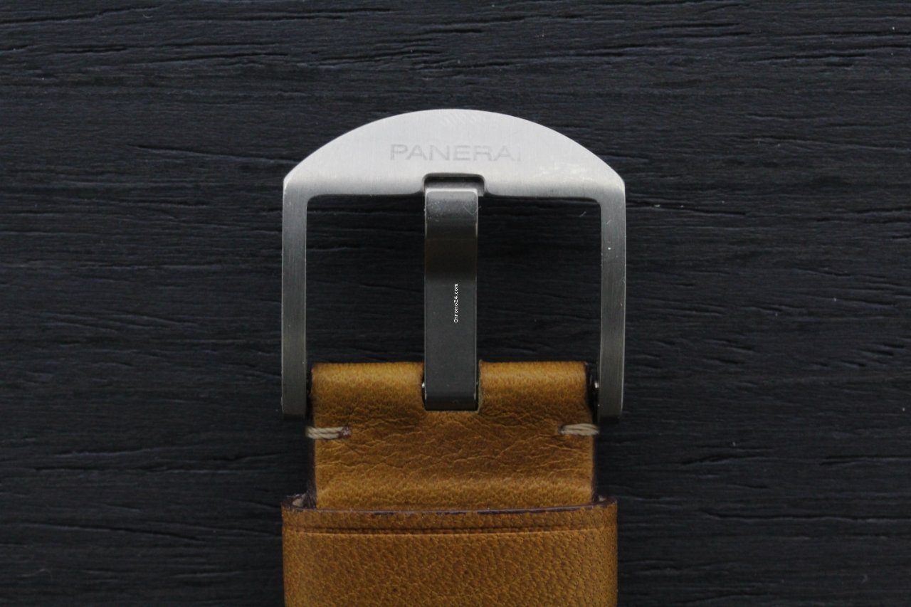 Panerai Luminor Marina Automatic Titanium PAM00057 Replica 4