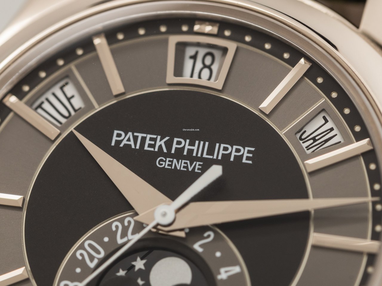 IMG_9081 Patek Philippe Annual Calendar Mens watch Unisex Automatic White gold 5205G Replica 4