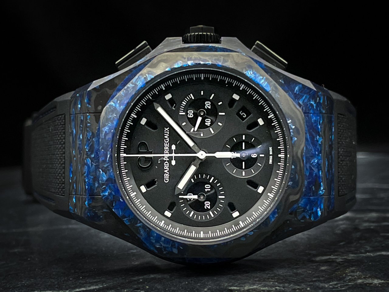 IMG_9081 Girard Perregaux Laureato Mens watch Unisex Automatic Carbon 81060-36-691-FH6A Replica 4