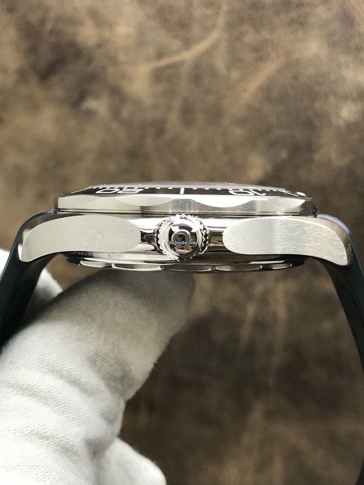 Omega Seamaster Diver 300 M Automatic Steel 300M 210.32.42.20.04.001 Replica 4