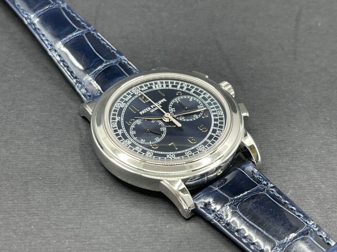 IMG_9081 Patek Philippe Chronograph Manual winding Platinum 5070P-001 Replica 4