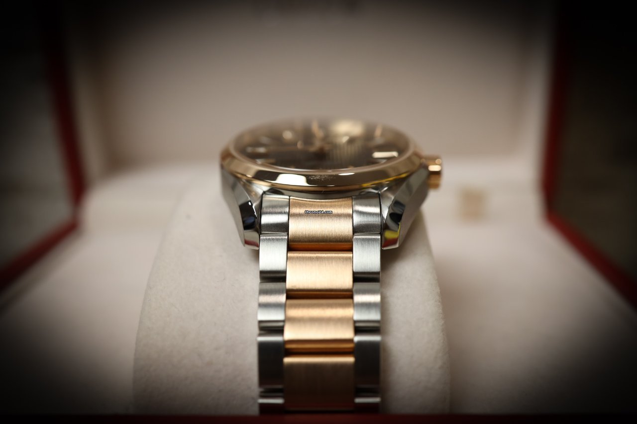 IMG_9081 Omega Seamaster Aqua Terra Mens watch Unisex Automatic Gold Steel 231.20.39.21.06.001 Replica 4