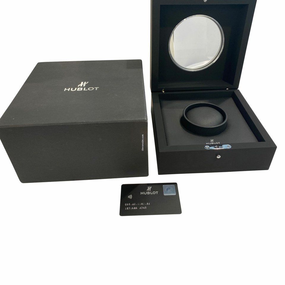 IMG_9081 Hublot Classic Fusion 45, 42, 38, 33 mm Mens watch Unisex Automatic Titanium 565.NO.1181.RX Replica 4