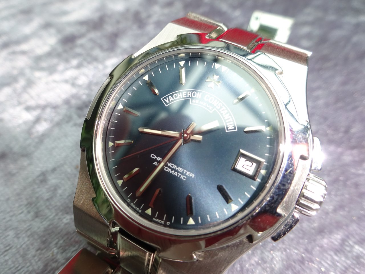 Vacheron Constantin Overseas Mens watch Unisex Automatic Steel 42040 Replica 4