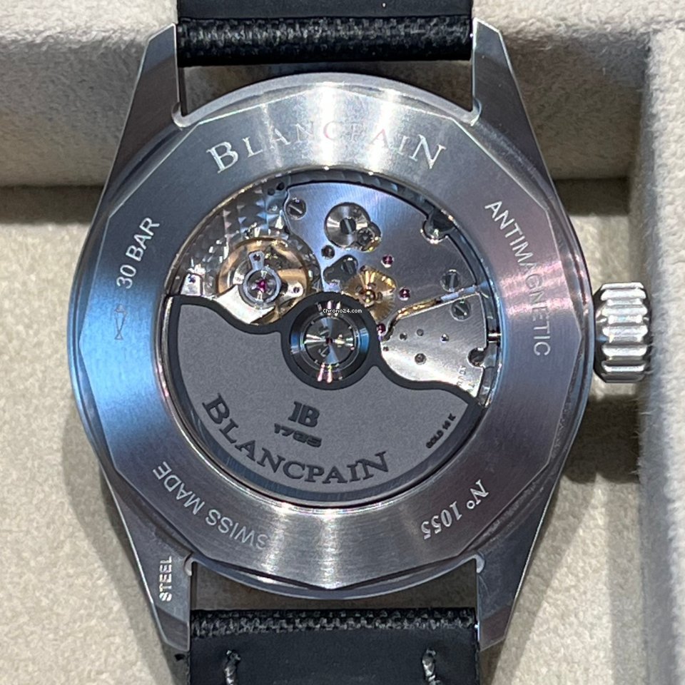 IMG_9081 Blancpain Fifty Fathoms Bathyscaphe Mens watch Unisex Automatic Titanium 5054-1110-B52A Replica 4