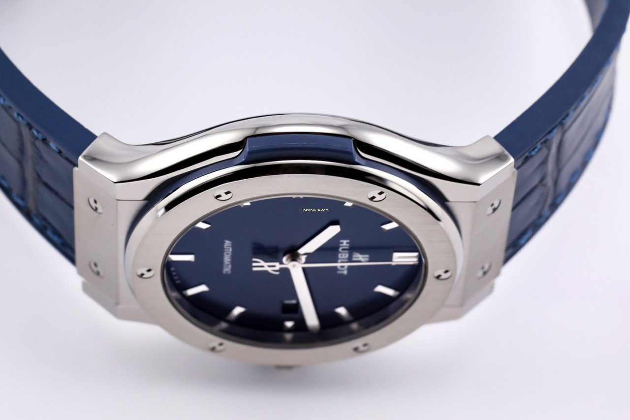 IMG_9081 Hublot Classic Fusion Blue Mens watch Unisex Automatic Titanium 565.NX.7170.LR Replica 4