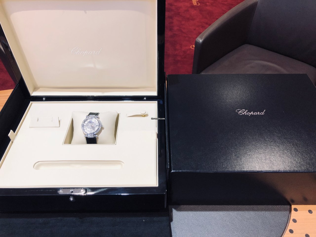 Chopard Imperiale Quartz White gold 384242-1001 Replica 5