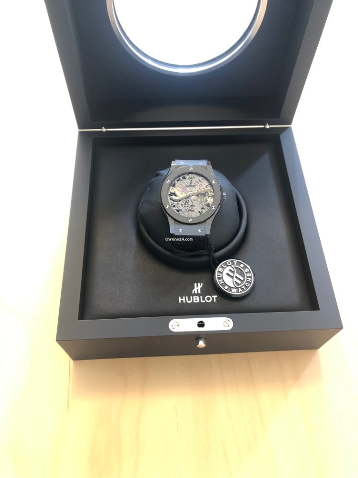 IMG_9081 Hublot Classic Fusion Ultra-Thin Mens watch Unisex Manual winding Ceramic 545.CM.0140.LR Replica 5