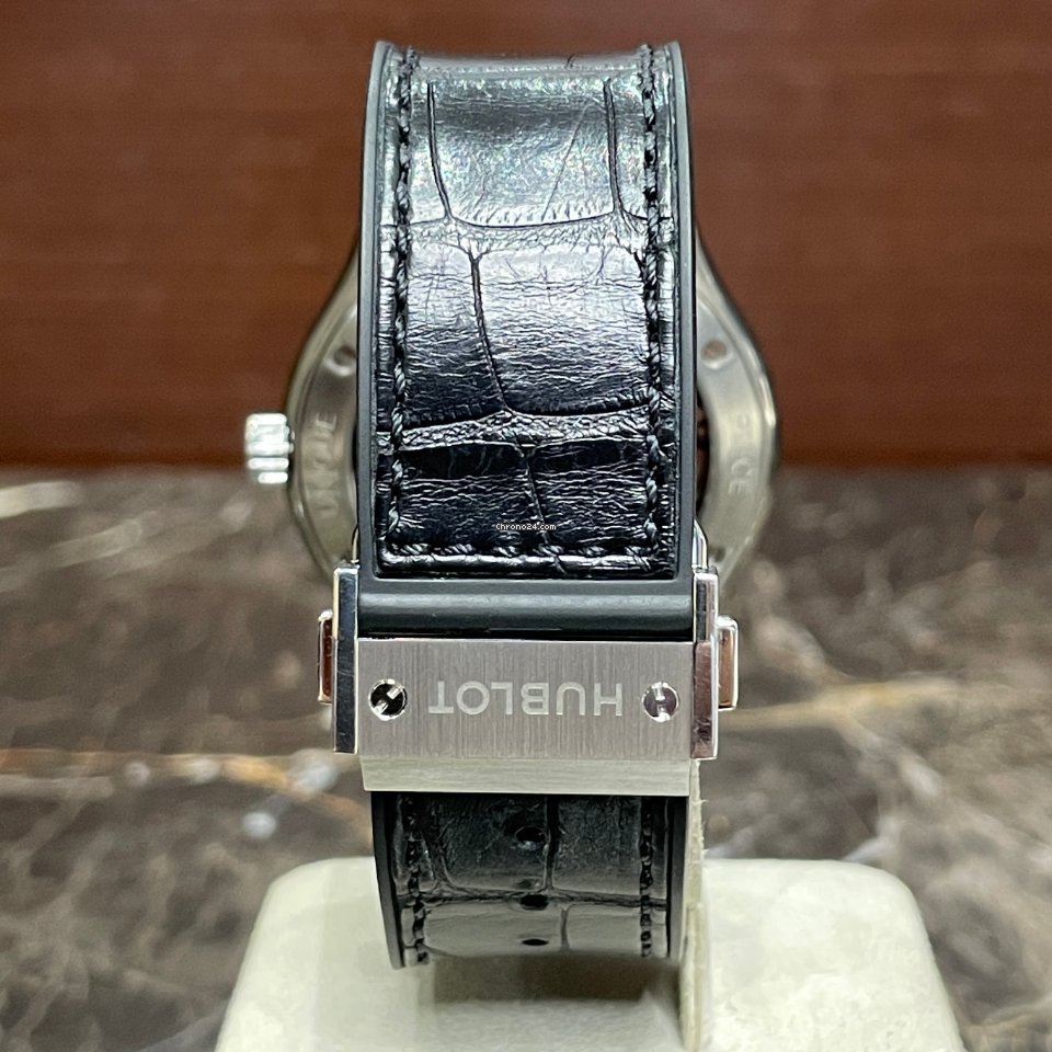 IMG_9081 Hublot Classic Fusion 45, 42, 38, 33 mm Mens watch Unisex Manual winding Titanium 505.NX.0170.LR Replica 5