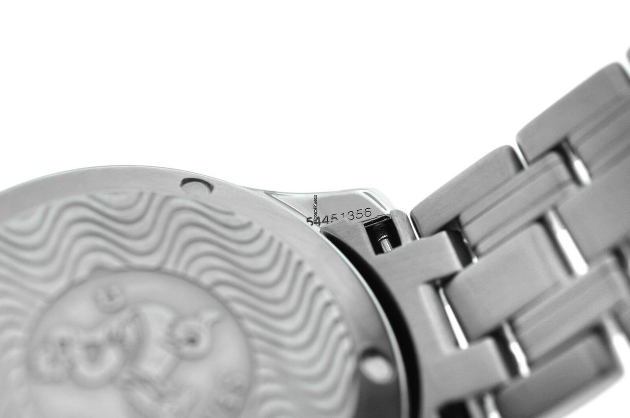 IMG_9081 Omega Seamaster Diver 300 M Mens watch Unisex Quartz Steel 2561.8 Replica 5