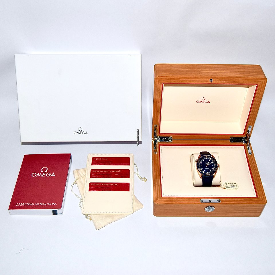 Omega Seamaster Planet Ocean Mens watch Unisex Automatic Rose gold 215.63.44.21.03.001 Replica 5