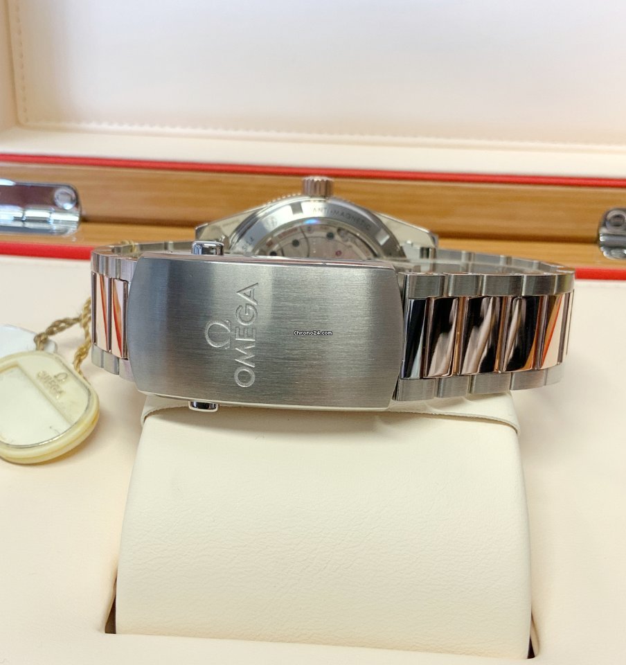 IMG_9081 Omega Seamaster 300 Mens watch Unisex Automatic Gold Steel 233.20.41.21.01.001 Replica 5