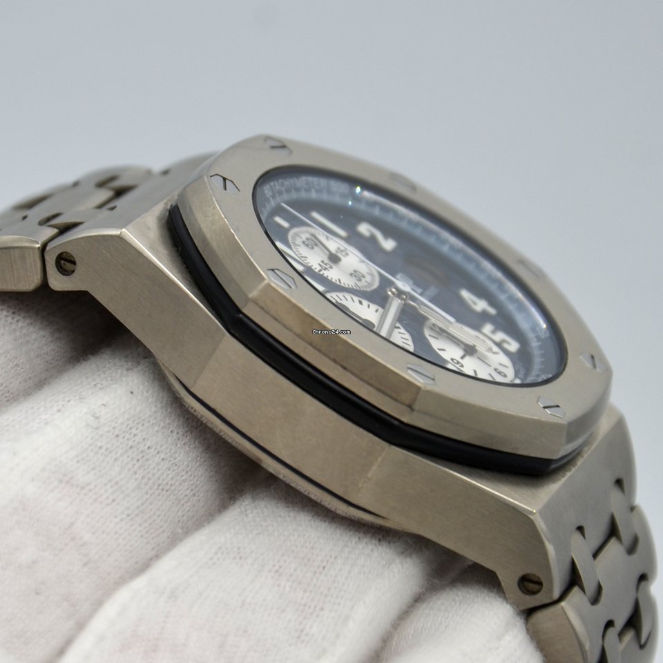 IMG_9081 Audemars Piguet Royal Oak Offshore Chronograph Mens watch Unisex Automatic Titanium 25721TI.OO.1000TI.04.A Replica 5