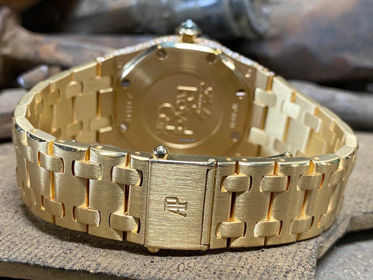 Audemars Piguet Royal Oak Lady Womens watch Quartz Yellow gold 67605BA.ZZ.D080SU.01 Replica 5