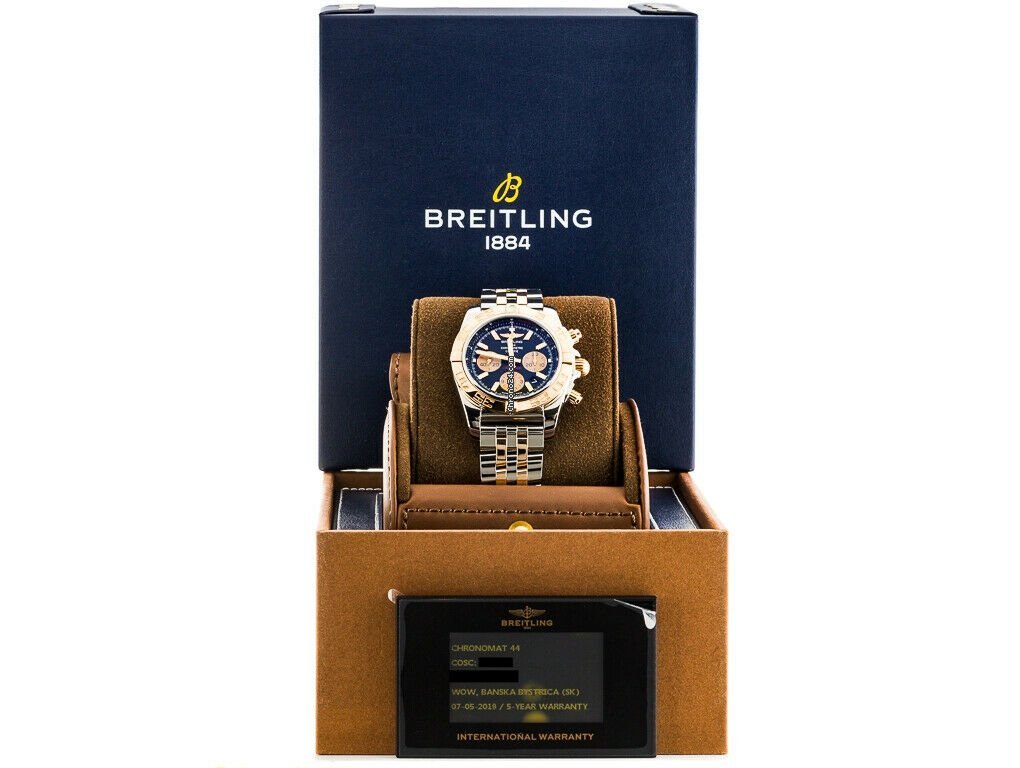 IMG_9081 Breitling Chronomat 44 Mens watch Unisex Automatic Gold Steel CB011012 B968 Replica 5