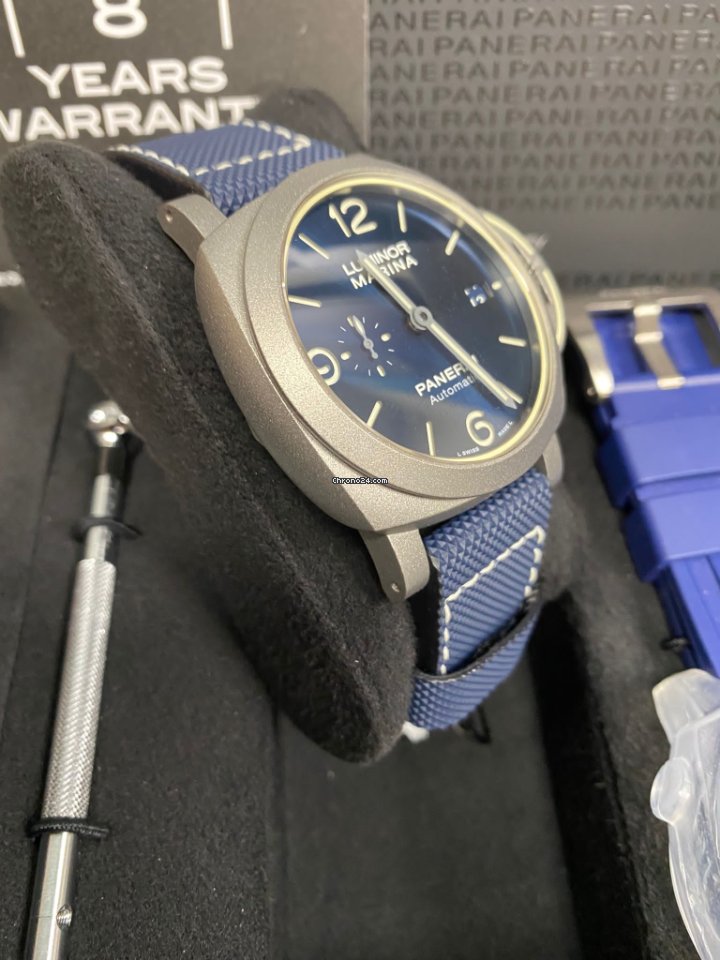 Panerai Luminor Marina Mens watch Unisex Automatic Titanium PAM 01117 Replica 5