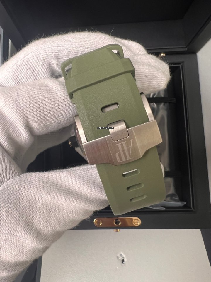 IMG_9081 Audemars Piguet Royal Oak Offshore Diver Mens watch Unisex Automatic Steel 15720ST.OO.A052CA.01 Replica 5