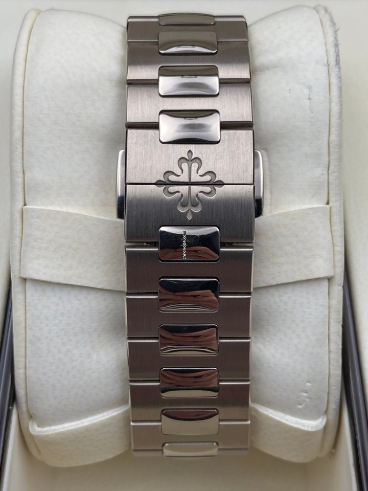 IMG_9081 Patek Philippe Nautilus Mens watch Unisex Automatic White gold 5740 1G-001 Replica 5