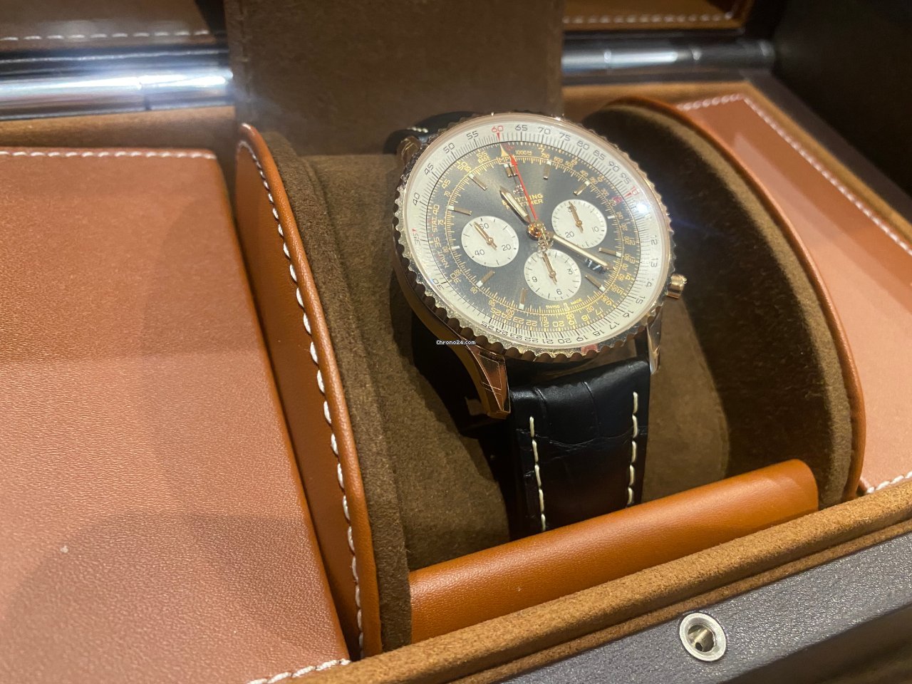 IMG_9081 Breitling Navitimer 01 (46 MM) Mens watch Unisex Automatic Rose gold RB0127121F1P1 Replica 5