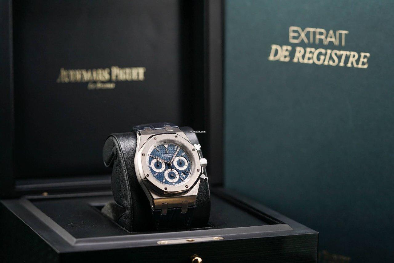 Audemars Piguet Royal Oak Chronograph Mens watch Unisex Automatic White gold 26022BC.OO.D028CR.01 Replica 5